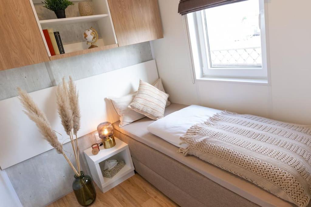 Gemuetliches, Voll Ausgestattes Tiny House Apartment Vilseck Exterior photo